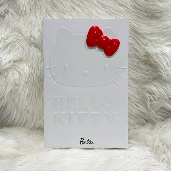 Barbie Hello Kitty Fashion Doll 2017 - Picture 6 of 7